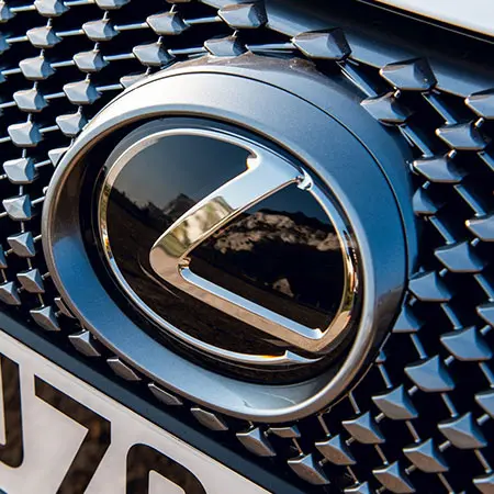 Lexus approved repairer logo